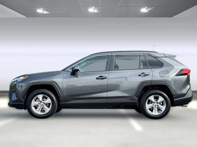 2023 Toyota RAV4 XLE photo 2