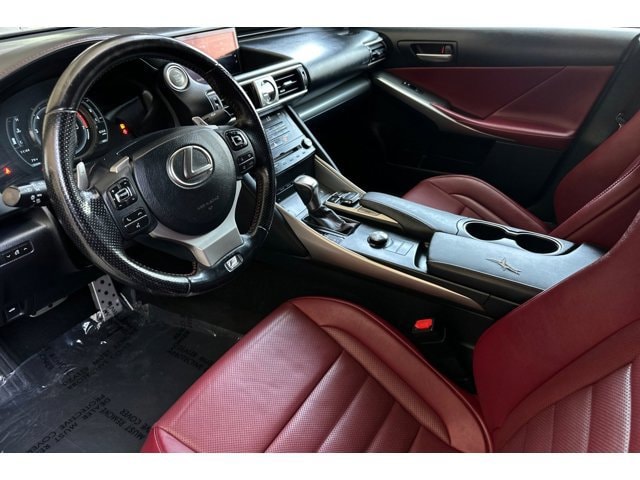 2017 Lexus IS 200t photo 4