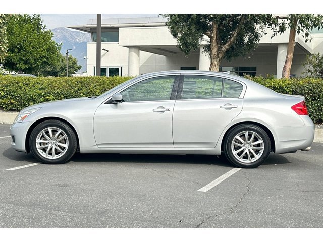 2009 Infiniti G37 Journey photo 2