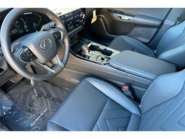 2026 Lexus NX Luxury AWD photo 4