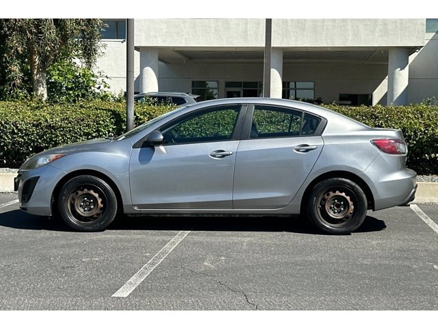 Used 2011 Mazda MAZDA3 i Sport with VIN JM1BL1UG2B1460688 for sale in Ontario, CA