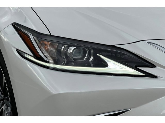 2025 Lexus ES 350 - Photo 10