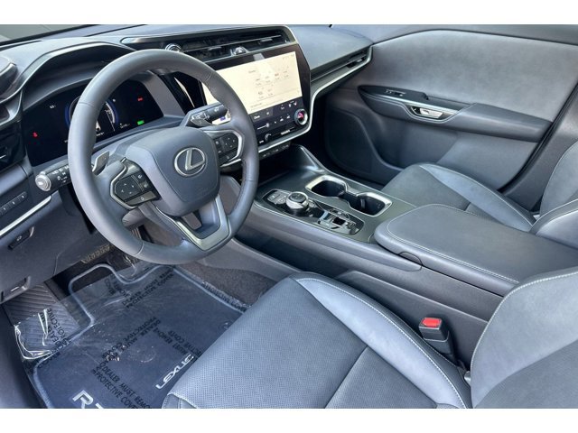 2024 Lexus RZ 300e Premium photo 4