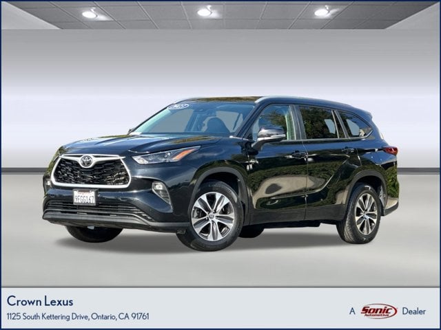 2023 Toyota Highlander XLE's photo