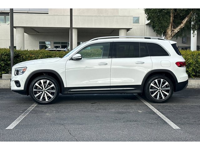 2021 Mercedes Benz GLB 250 photo 2