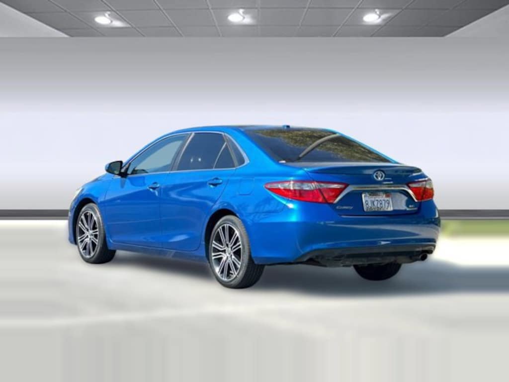 Used 2016 Toyota Camry SE w/Special Edition Pkg Sedan