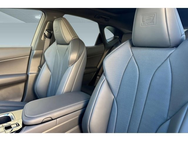 2026 Lexus NX PHEV 450h+ - Photo 21