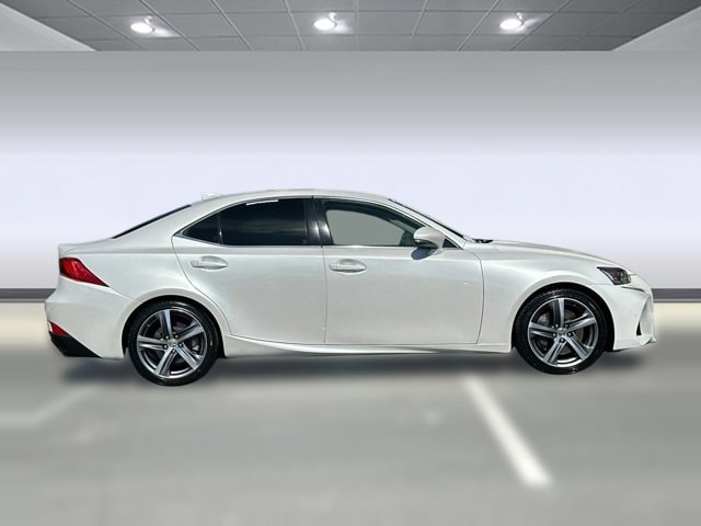 2017 LEXUS IS 200t photo 6