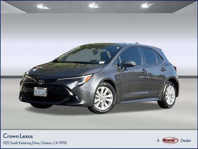 2023 Toyota Corolla Hatchback SE's photo