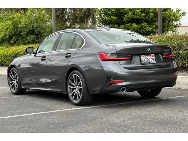 2019 BMW 330i photo 2