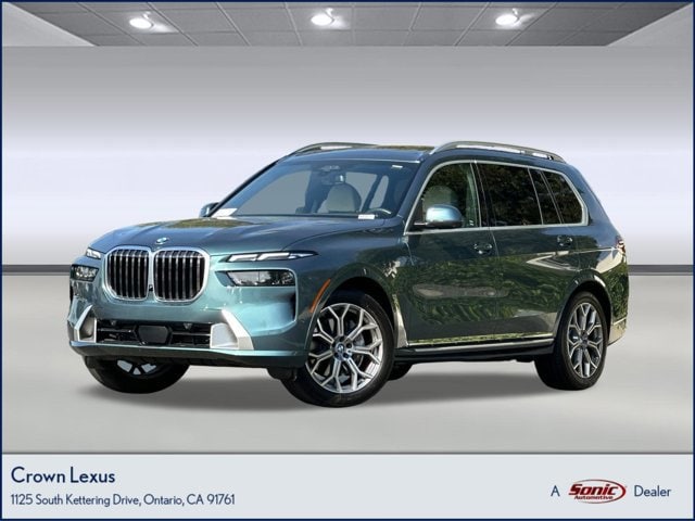 2023 BMW X7 40i's photo