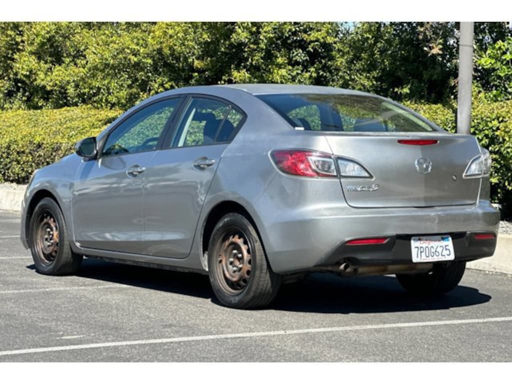 Used 2011 Mazda Mazda3 i Sport Sedan