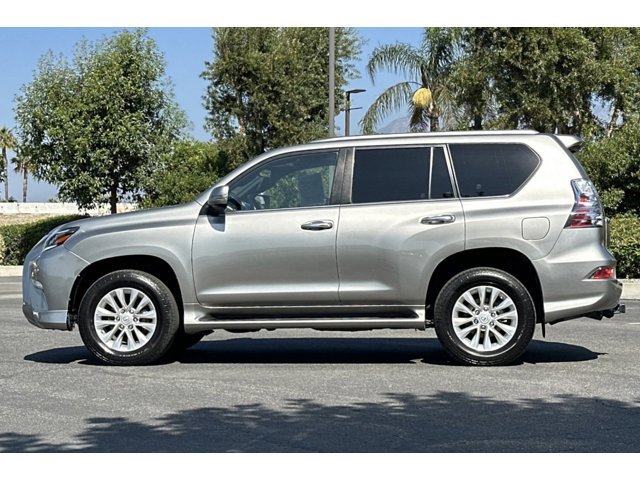 2021 Lexus GX 460 Premium photo 2