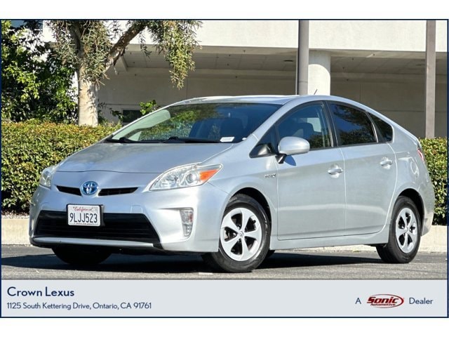 2013 Toyota Prius Two's photo
