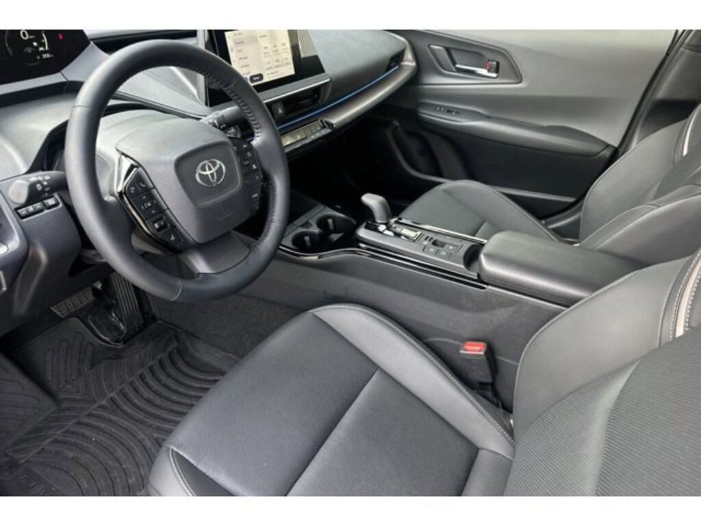 Used 2025 Toyota Prius XLE Hatchback