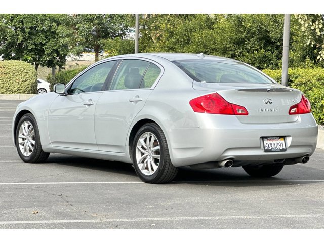 2009 Infiniti G37 Journey photo 2