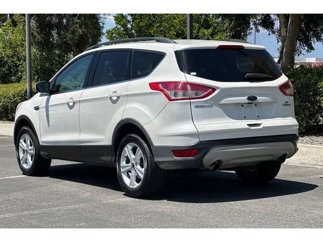 2015 Ford Escape SE photo 2