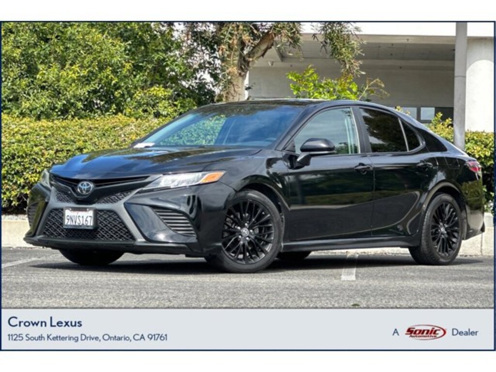 Used 2019 Toyota Camry SE Sedan