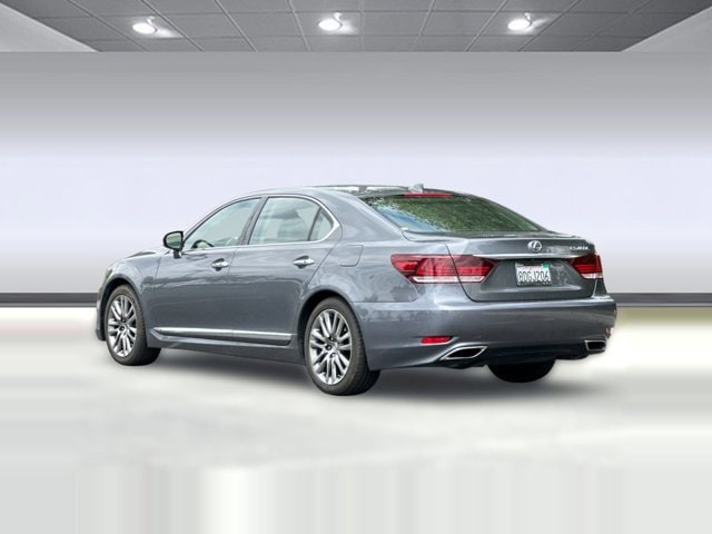 2017 LEXUS LS 460 L photo 2