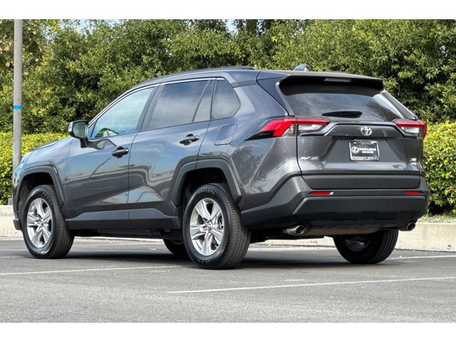 2023 Toyota RAV4 XLE photo 2