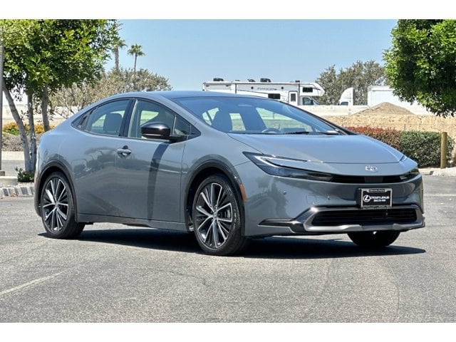 Prius XLE Hatchback