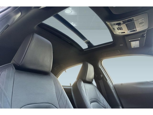 2026 Lexus UX Hybrid 300h Premium - Photo 13
