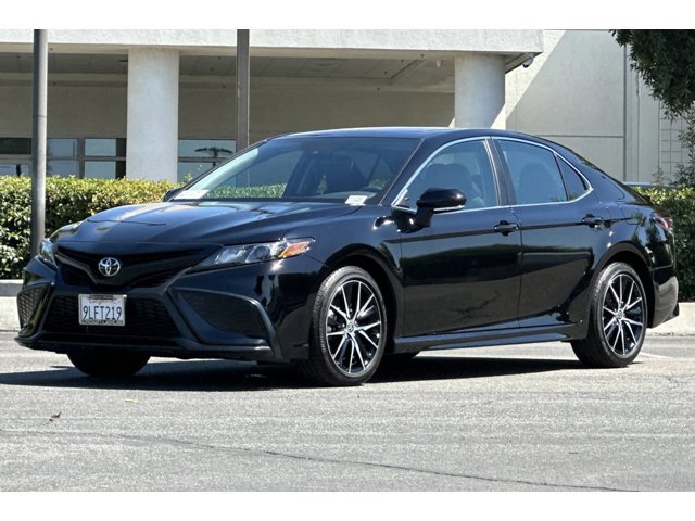 2024 Toyota Camry SE photo 2