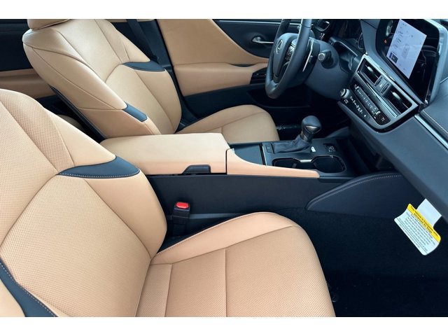2025 Lexus ES 350 - Photo 25