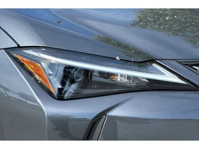 2026 Lexus UX Hybrid 300h Premium - Photo 10