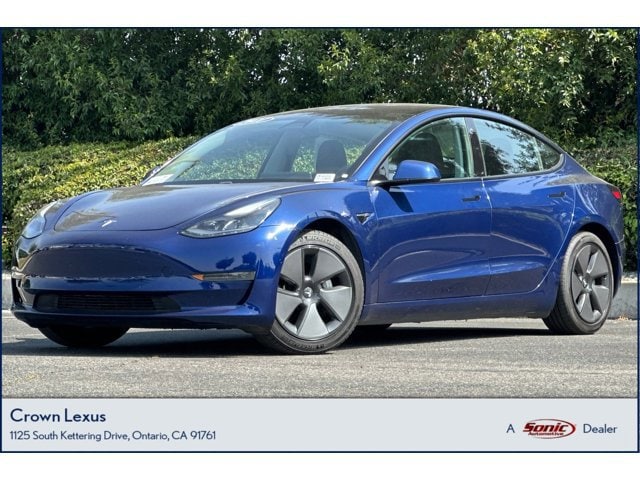 2021 Tesla Model 3 Standard Range Plus's photo