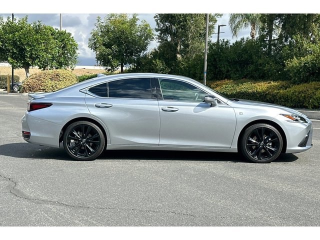 ES 300h F SPORT Handling Sedan