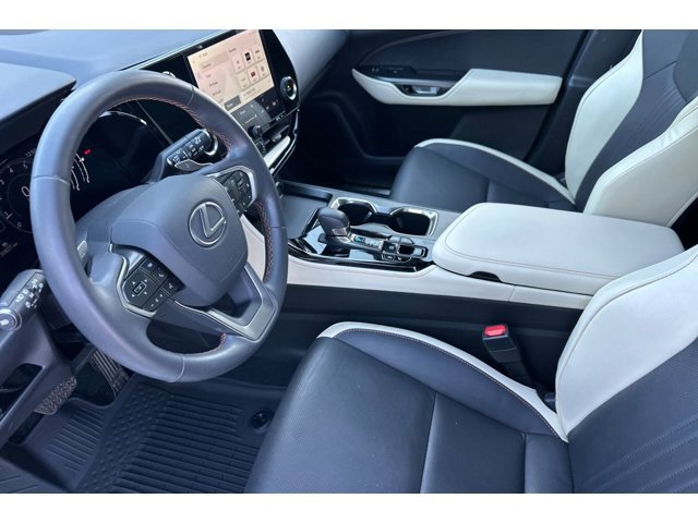 2022 Lexus NX 350 photo 2