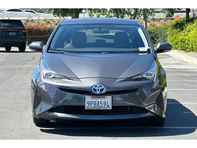 2016 Toyota Prius Two photo 4