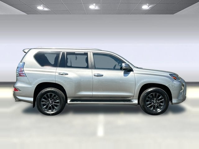 2022 LEXUS GX 460 photo 3
