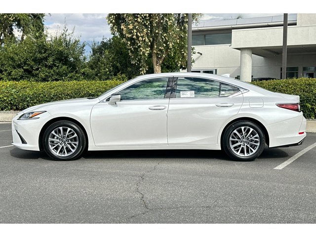 2025 Lexus ES 350 photo 2