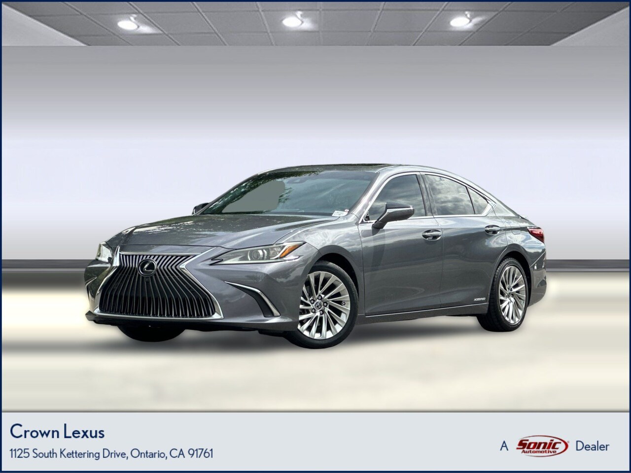 2019 LEXUS ES 300h Luxury — photo 1 of 1