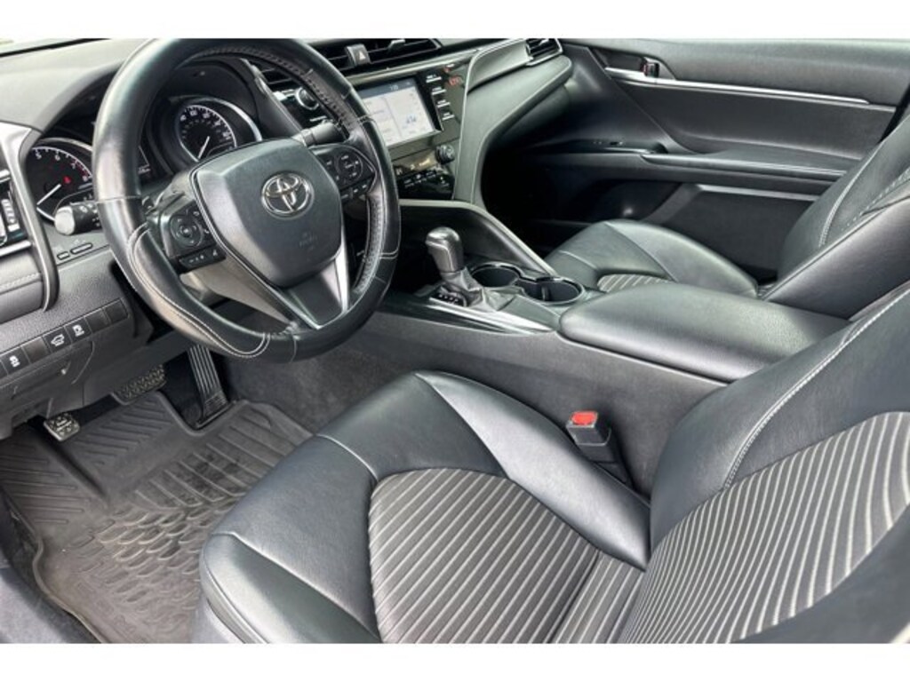 Used 2019 Toyota Camry SE Sedan