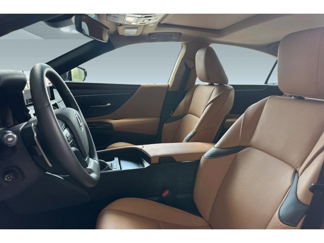2025 LEXUS ES 300h Base photo 4