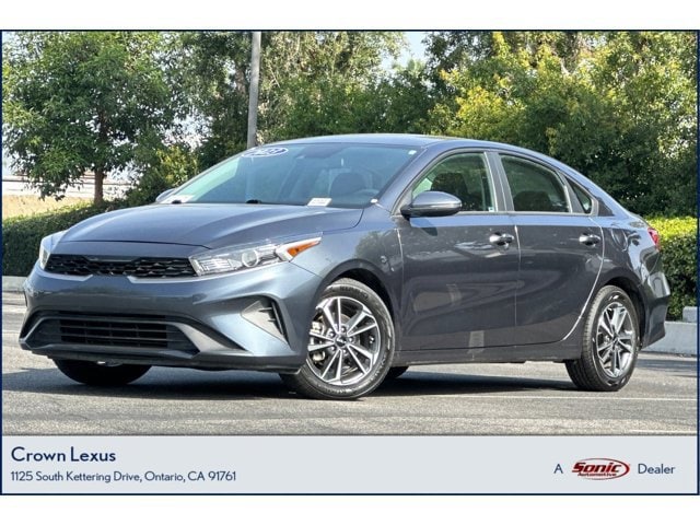 2023 Kia Forte LXS AT's photo