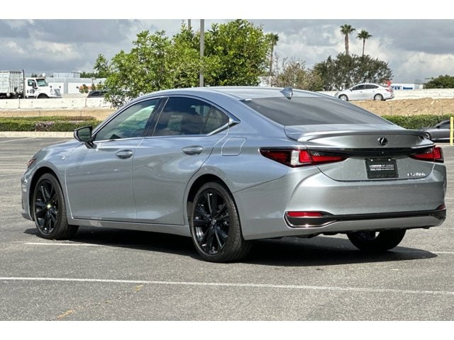 ES 300h F SPORT Handling Sedan