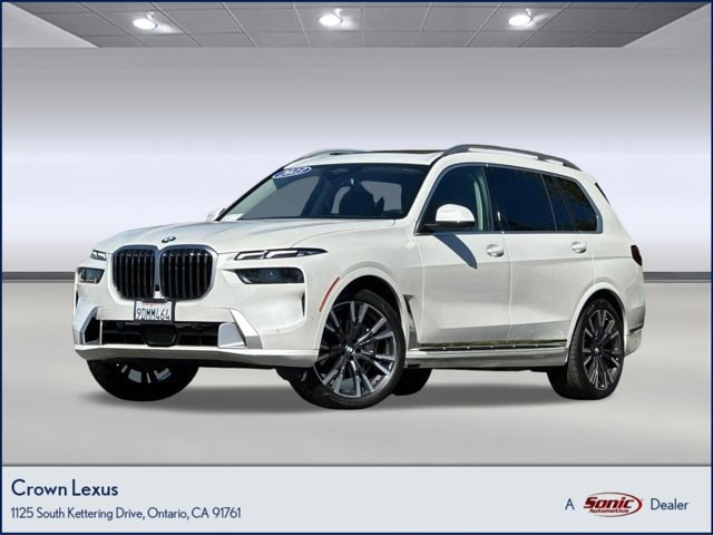 2023 BMW X7 40i's photo