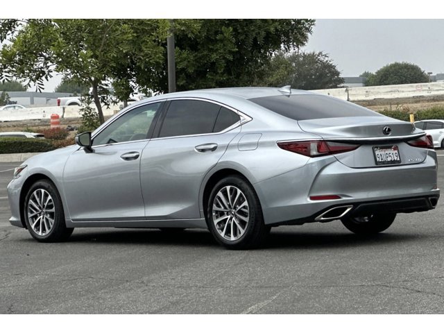 2022 Lexus ES 350 photo 2