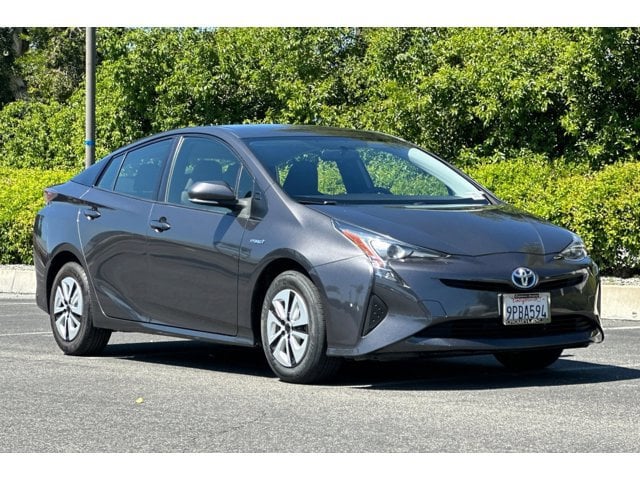 2016 Toyota Prius Two photo 5