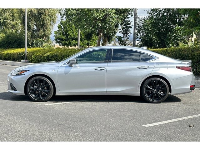 ES 300h F SPORT Handling Sedan