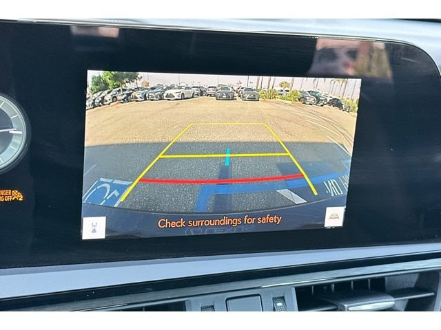 2025 Lexus ES Hybrid 300h - Photo 24