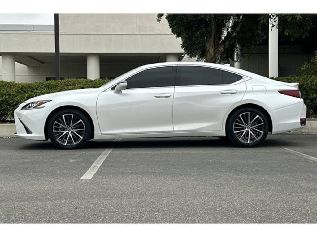 Used 2025 Lexus ES 300h Base Sedan