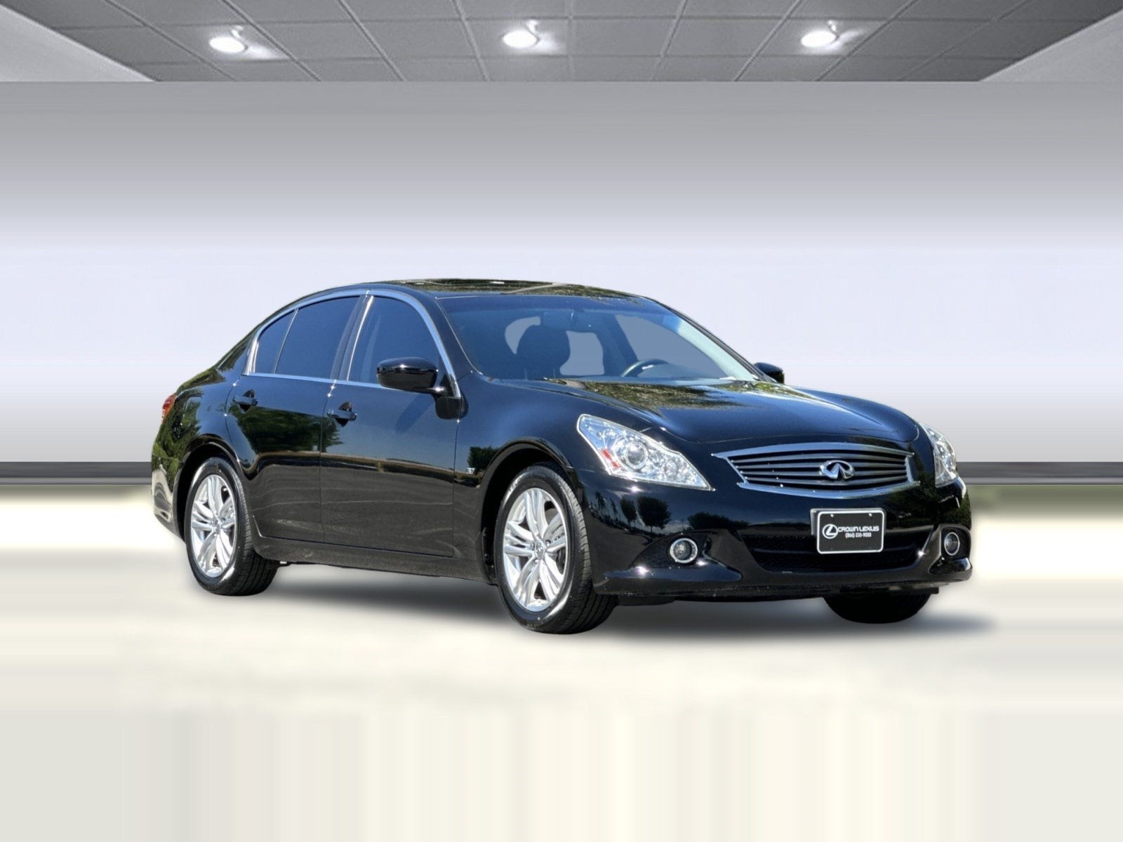 2015 INFINITI Q40 With Moonroof Package Sedan