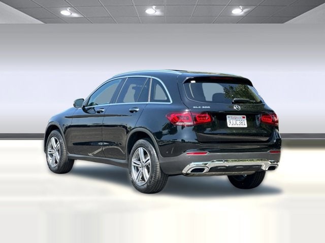 2021 Mercedes-Benz GLC 300 photo 2