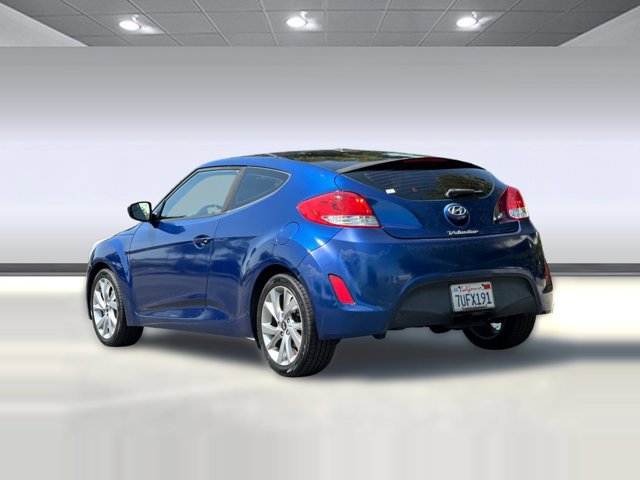 2016 Hyundai Veloster Base photo 2