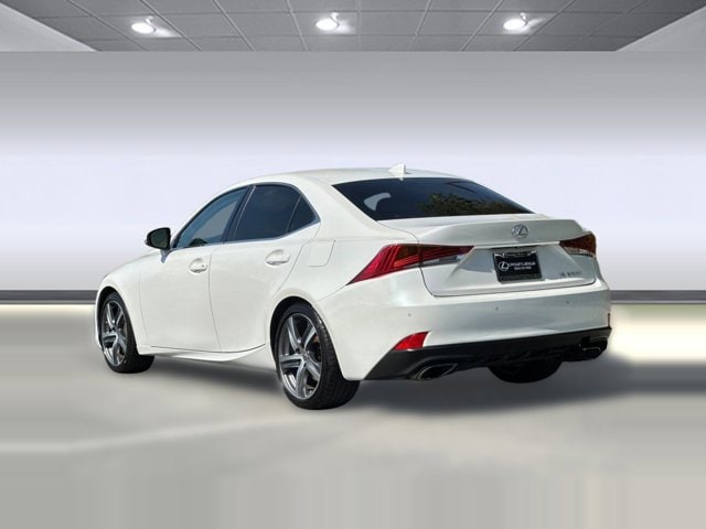 2017 LEXUS IS 200t photo 2